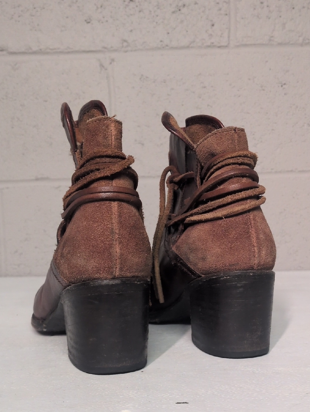 Freebird By Steven Casey Lace Tie Leather Ankle Brown Cognac Bootie, Size 10 - Picture 3 of 15